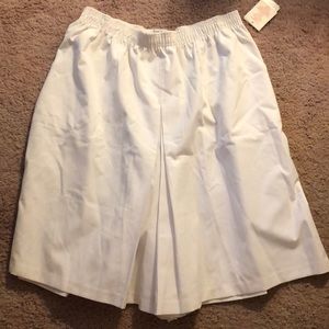 Koret Francisca white shorts!